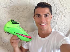 Cristiano-Ronaldo-Nike-Mercurial-Superfly